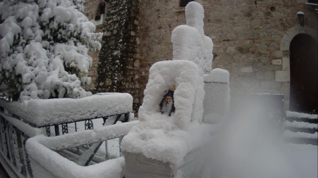 Χιονισμένη και η Μονή του Οσίου Δαυίδ στην Εύβοια