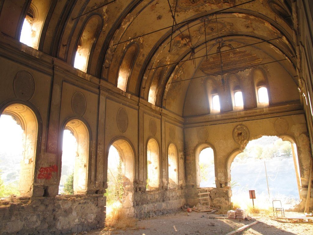 Ο λεηλατημένος ναός του Προφήτη Ηλία στη Σμύρνη της Ιωνίας