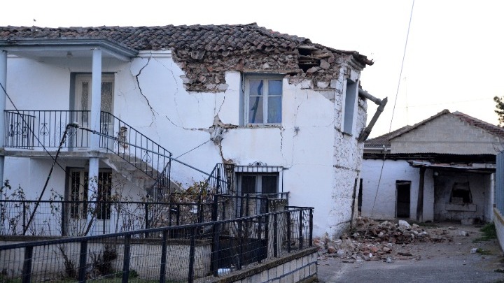 Ακόμα μετρούν τις ζημιές από τον ισχυρό σεισμό στη Θεσσαλία