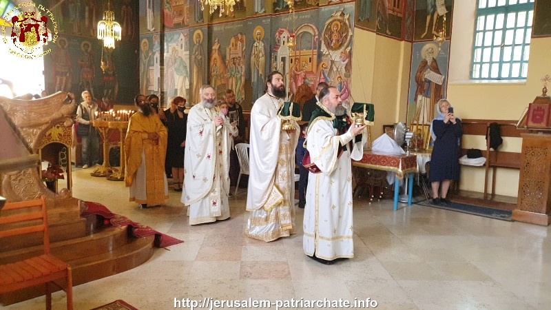 HIS BEATITUDE THE PATRIARCH OF JERUSALEM CELEBRATES THE DIVINE LITURGY ...