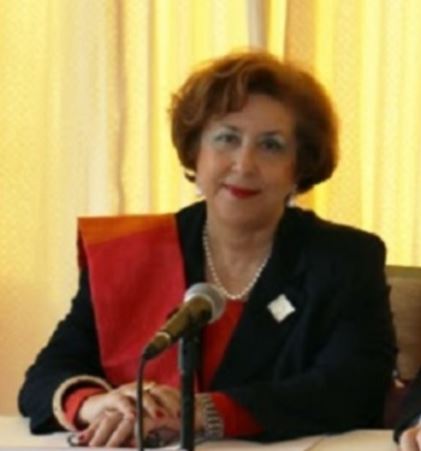 Η Ισμήνη Κριάρη μεταξύ των μελών της Εθνικής Επιτροπής Βιοηθικής