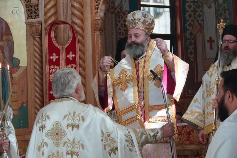 Ο Αρχιεπίσκοπος Μακάριος τίμησε ιερέα για την πολυετή διακονία του