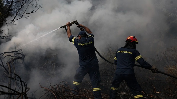 Βόρεια Εύβοια: Τρία τα μέτωπα της πυρκαγιάς – Τιτάνια μάχη