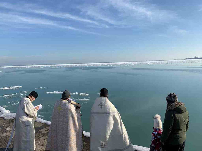 LAKE MICHIGAN BLESSED BY CHICAGO CLERGY