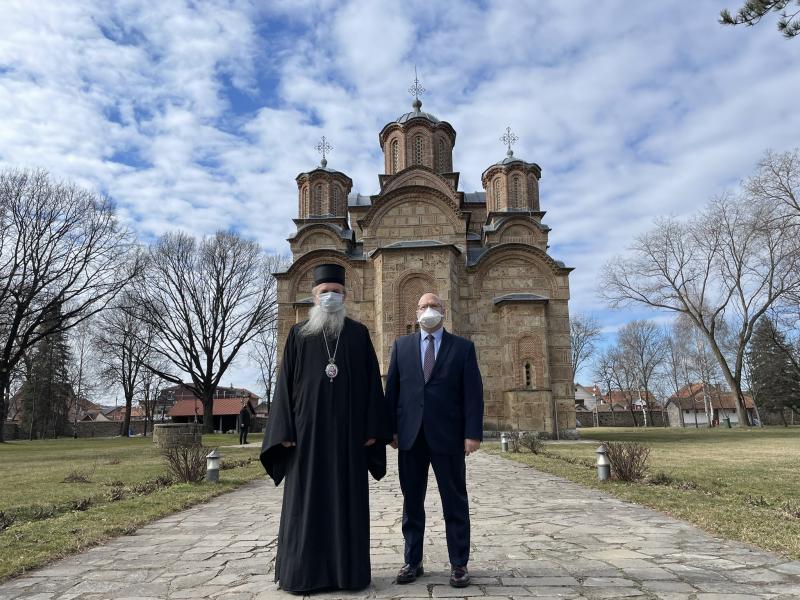 Епископ Теодосије примио амбасадора САД у манастиру Грачаница