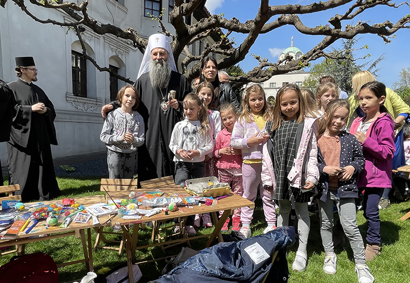 Ο Πατριάρχης Σερβίας μίλησε στα παιδιά για την Ανάσταση
