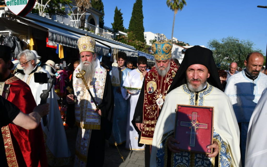 Митрополит Јоаникије и Епископ Кирило предводили Спасовданску литију у Херцег Новом