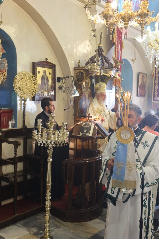 Στον Ιερό Ναό Παναχράντου Χώρας Μυκόνου ιερούργησε σήμερα ο Σεβασμιώτατος κ. Δωρόθεος Β’