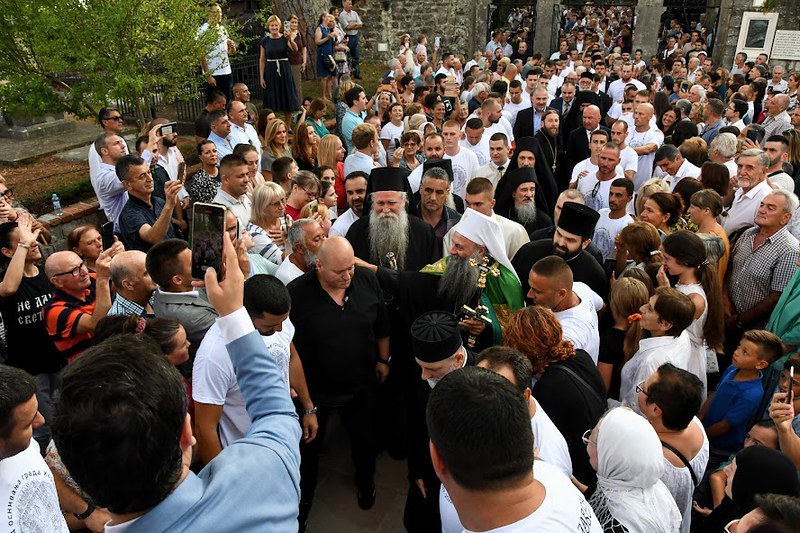 Θερμή η υποδοχή του Πατριάρχη Σερβίας στο Χέρτσεγκ Νόβι (ΦΩΤΟ και ΒΙΝΤΕΟ)