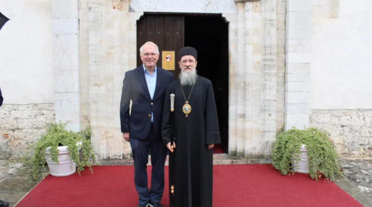 Στην ιστορική Ιερά Μονή Μιλέσεβα ο Πρέσβης των ΗΠΑ στη Σερβία