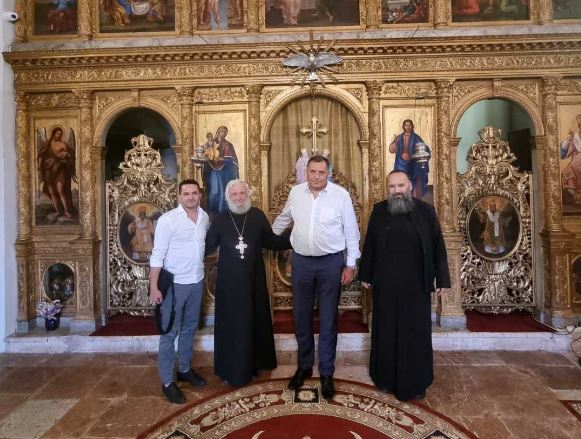 Σέρβος πολιτικός επισκέφθηκε τους ιερούς τόπους του Μαυροβουνίου