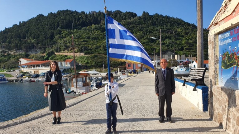 28η Οκτωβρίου: Σήκωσε τη σημαία ο μοναδικός μαθητής στο Μαθράκι