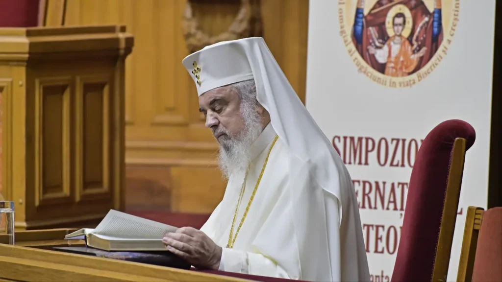 Noul Testament bilingv: Mănăstirea Vatoped a susținut publicarea versiunii bizantine cu traducere în română