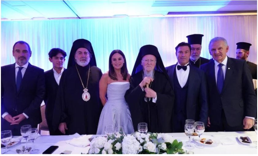 Το επίσημο δείπνο της Αρχιεπισκοπής Θυατείρων προς τιμήν του Οικουμενικού Πατριάρχη (ΦΩΤΟ)