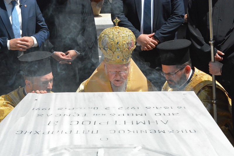 Trisagion prayer service at grave of reposed Ecumenical Patriarch Demetrios