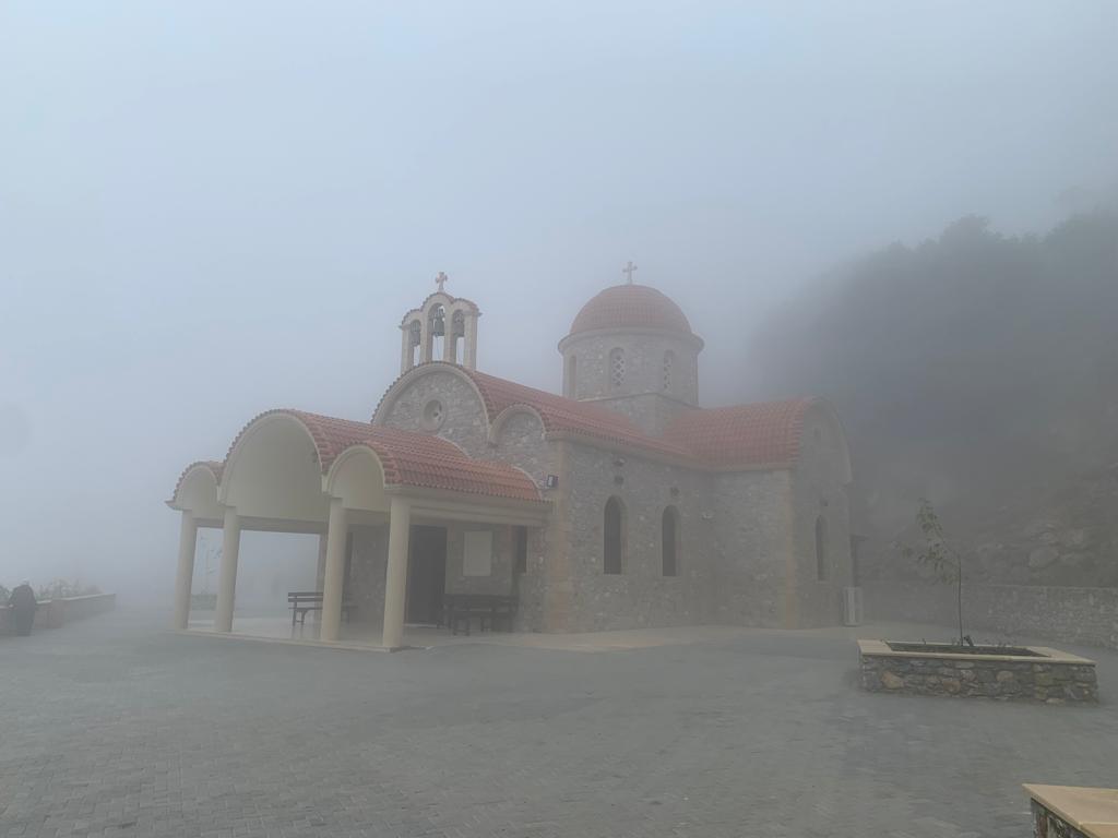 Ιερά Παράκληση υπό ομίχλη στον Όσιο Νικηφόρο