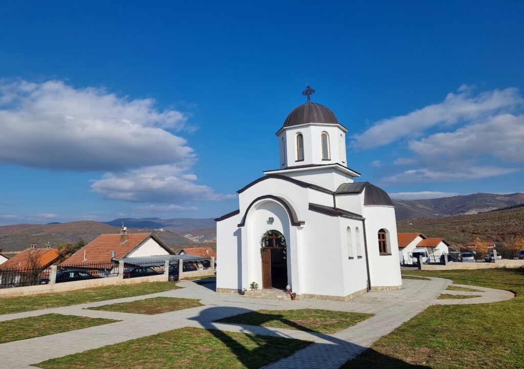 Владика Теодосије освештао цркву Свете Анастасије у Бадовцу