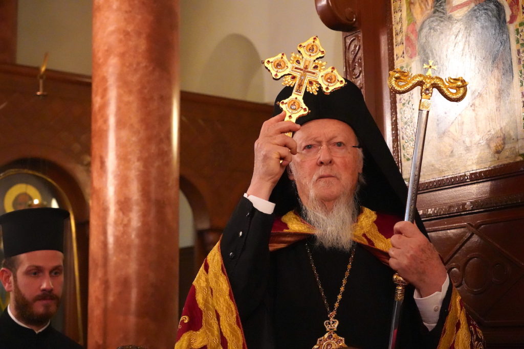 Κάλεσμα Οικουμενικού Πατριάρχη για προσήλωση στην πίστη και στις παραδόσεις από τον πανηγυρίζοντα Ιερό Ναό Αγίου Μηνά Υψωμαθείων