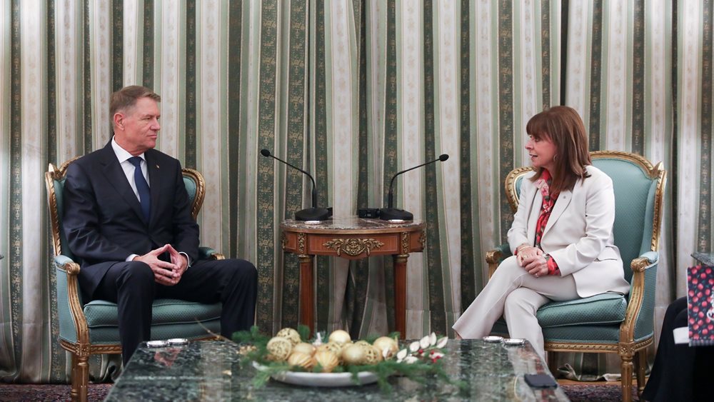 Η Κ. Σακελλαροπούλου συναντήθηκε με τον πρόεδρο της Ρουμανίας Κλάους Γιοχάνις