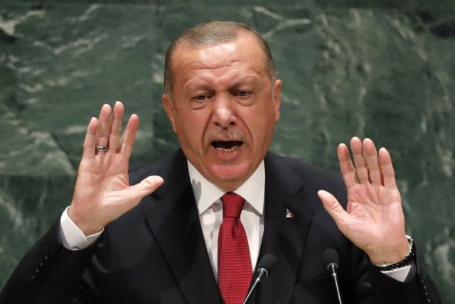 Το Politico κατά του Ερντογάν: Στήνει έναν περιττό πόλεμο για να σώσει τον εαυτό του