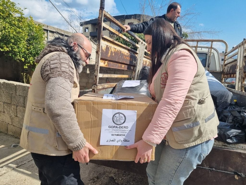 Διανομή της ανθρωπιστικής βοήθειας στις σεισμόπληκτες περιοχές στην Συρία
