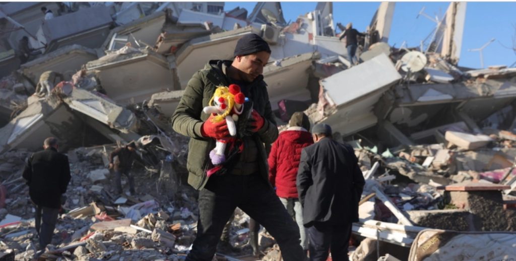 Σεισμός: Πάνω από 17.500 οι νεκροί σε Τουρκία και Συρία
