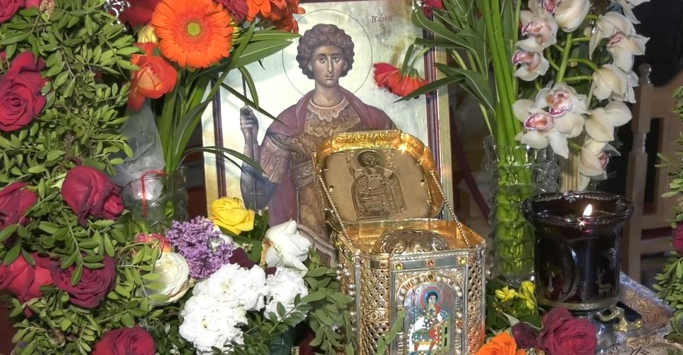 Μεγάλη ευλογία για την Εκάλη η έλευση της Τιμίας Κάρας του Αγίου Γεωργίου από το Άγιον Όρος – ΡΕΠΟΡΤΑΖ