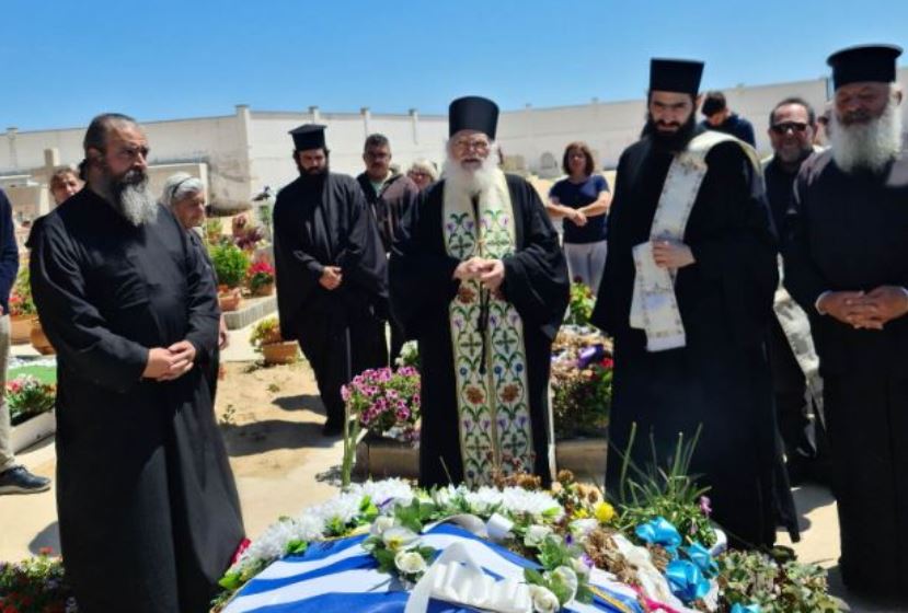 Ο Γέροντας Εφραίμ Βατοπαιδινός τέλεσε τρισάγιο στον τάφο του Κυπριανού Παπαϊωάννου (ΦΩΤΟ)