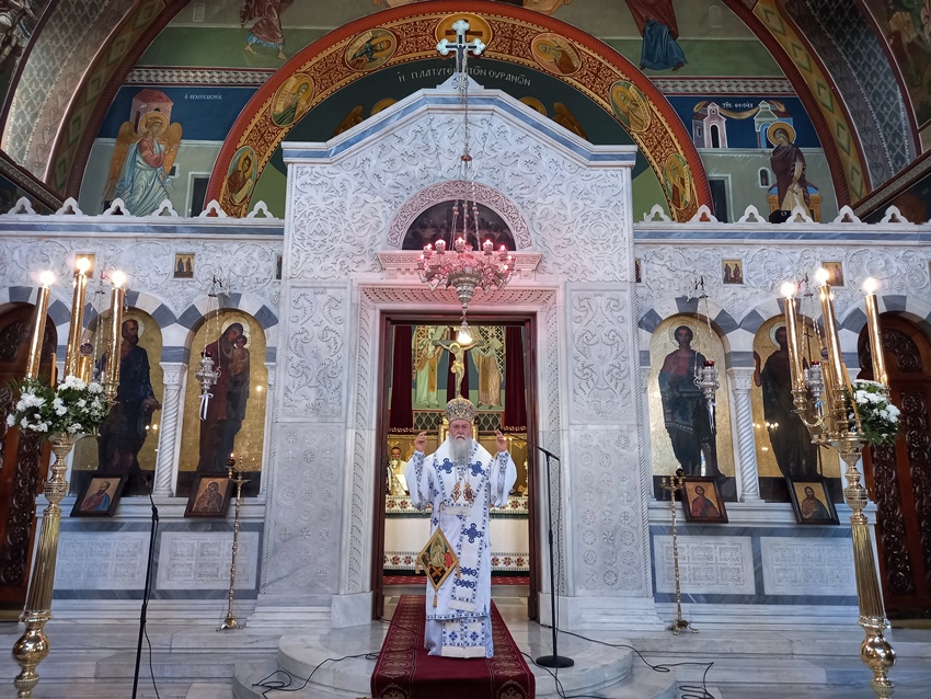 Αρχιερατική Θεία Λειτουργία στον Καθεδρικό Ναό του Αποστόλου Παύλου στην Κόρινθο