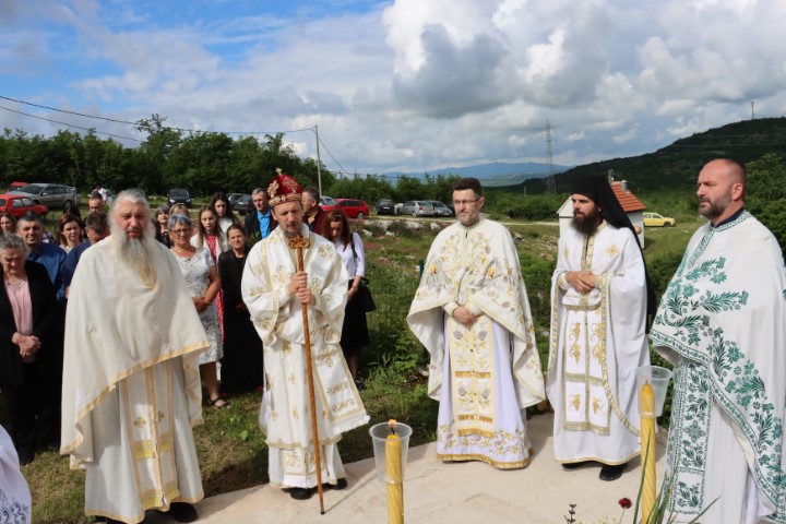 Владика Димитрије служио на Коритима