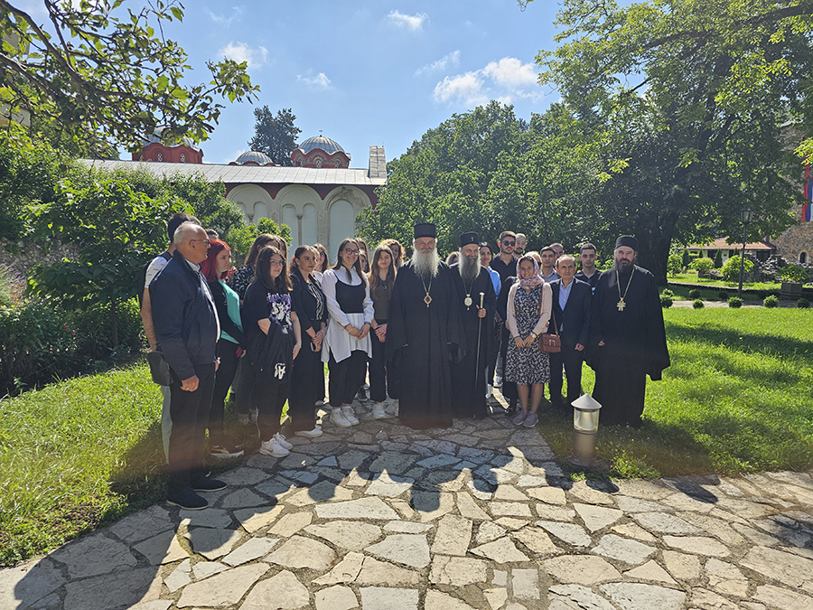 Η Σερβική Εκκλησία στηρίζει μαθητές και φοιτητές από το Κοσσυφοπέδιο