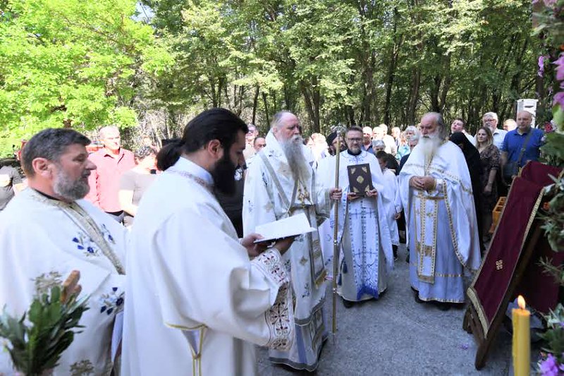 Митрополит Јоаникије освештао Цркву Св. Петке у Кривошијама: Када сте заједно у љубави Божијој, онда сте непобједиви