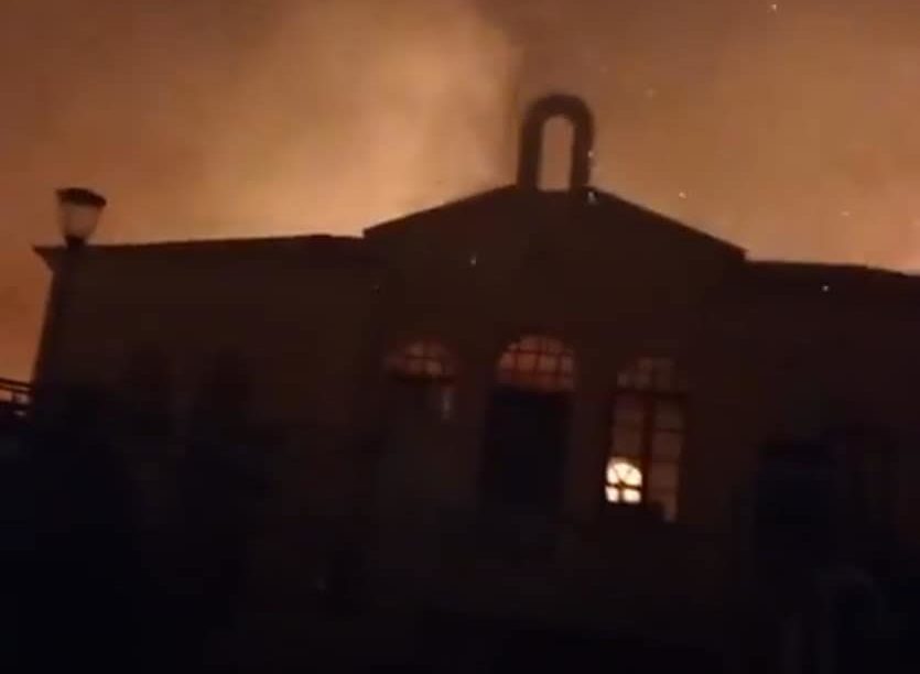 Ρόδος: Η εκκλησία στα Λάερμα παραδίδεται στις φλόγες (ΦΩΤΟ/ΒΙΝΤΕΟ)