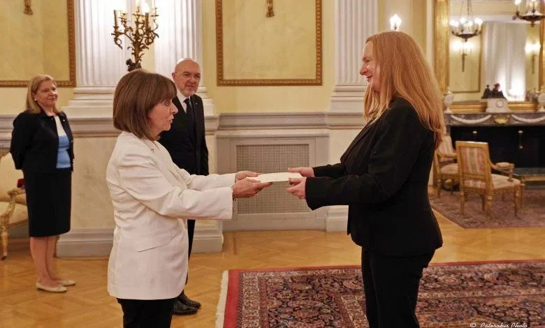 Presentation of credentials by the Ambassador of Australia to the President of the Hellenic Republic