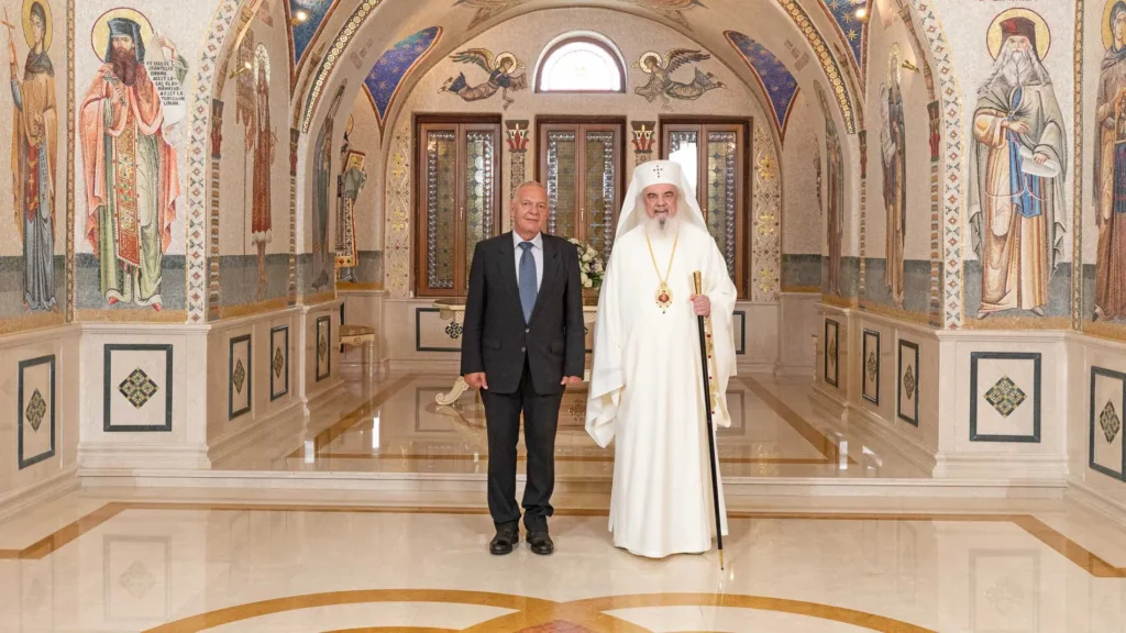 Patriarch Daniel welcomes Bulgarian Ambassador to Bucharest at his patriarchal residence