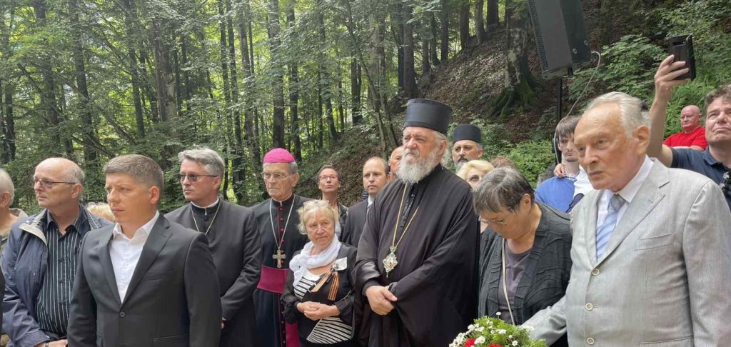 Владика Кирило служио помен руским војницима пострадалим на Вршичу