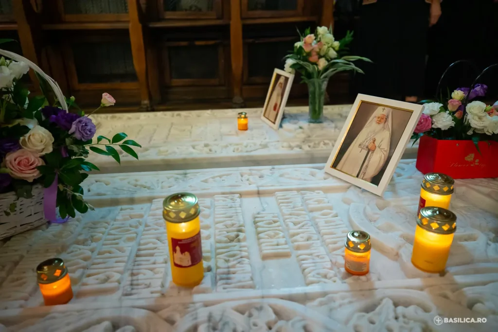 Romania’s former patriarchs Teoctist and Iustin, who “pastored the Church in challenging times”, prayerfully remembered at patriarchal cathedral