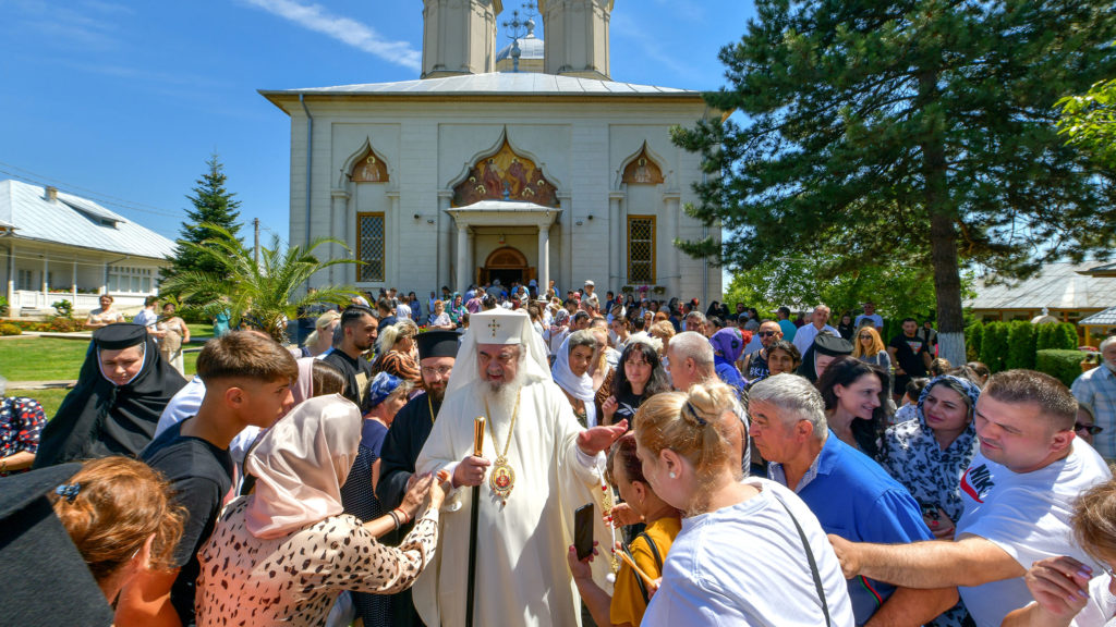 Patriarch Daniel’s practical advice inspired by the Gospel: About food waste, environmental protection, crowd discipline