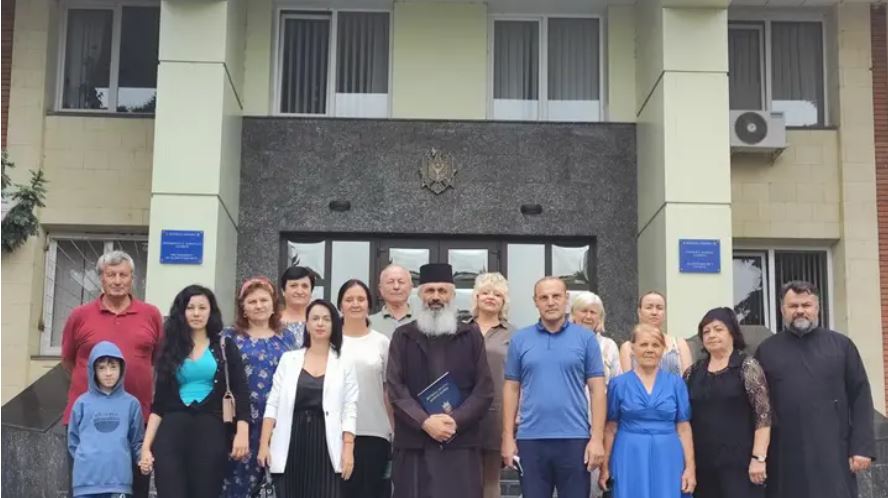 Πατριαρχείο Ρουμανίας: Τρόφιμα σε 70 συνταξιούχους δασκάλους απο΄την  Eπισκοπή Μπελκύ