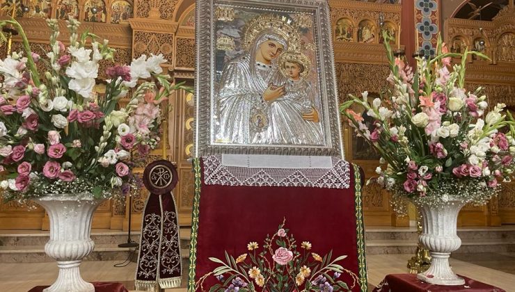 Χανιά: Κάθε απόγευμα ανοιχτός ο Μητροπολιτικός Ναός Ευαγγελισμού της Θεοτόκου για το προσκύνημα στην Παναγία Γιάτρισσα