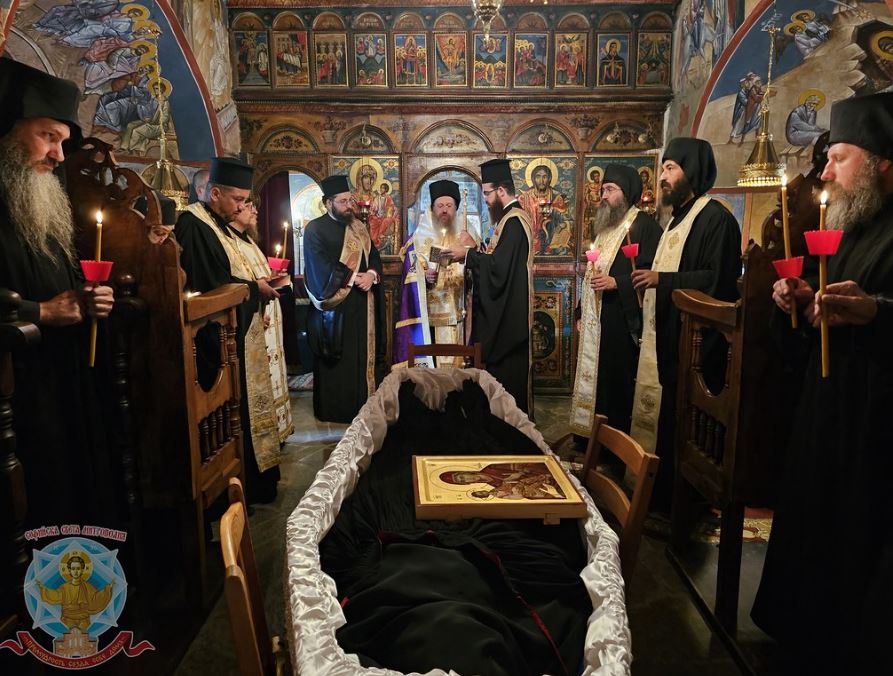 Εξόδιος Μοναχού θύμα τροχαίου από τον Επίσκοπο Μπελογκραντσίκ στη Μονή Τσερνογκόρσκ