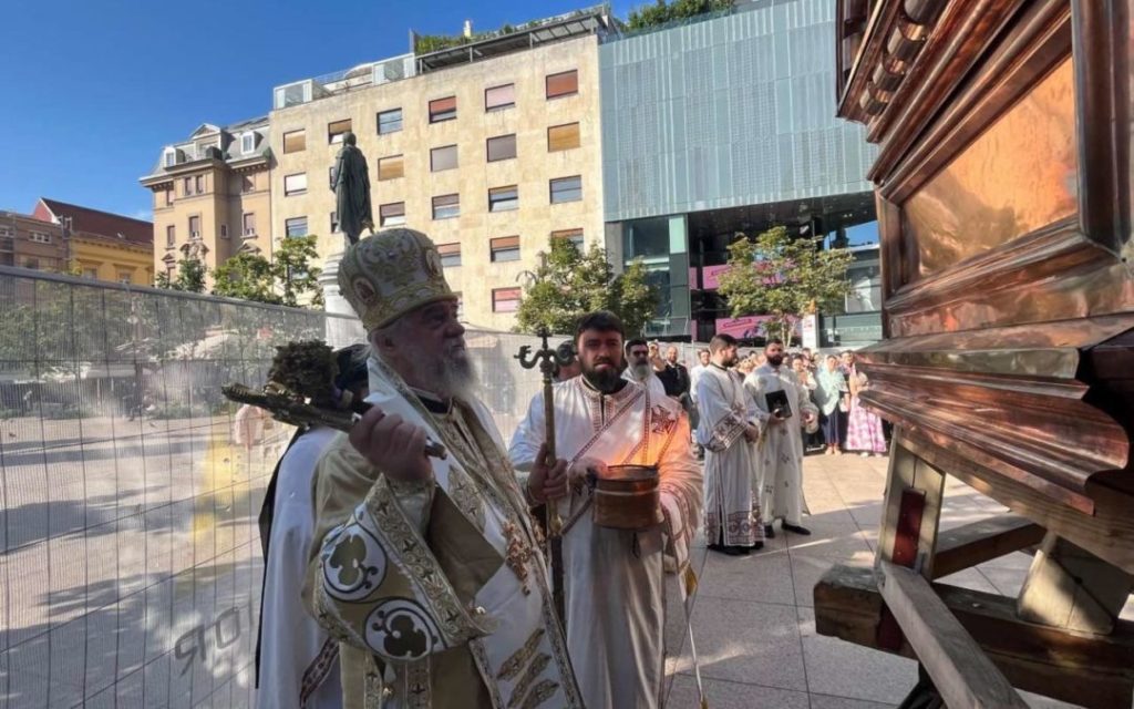 Крстовдан у Загребу: Освећени крст и купола саборног храма