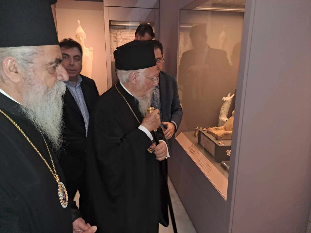 The Ecumenical Patriarch visits the Archaeological Museum of Pyrgos