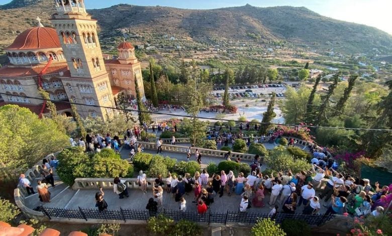 Aegina celebrates the feast of the translation of the holy relics of Saint Nectarios