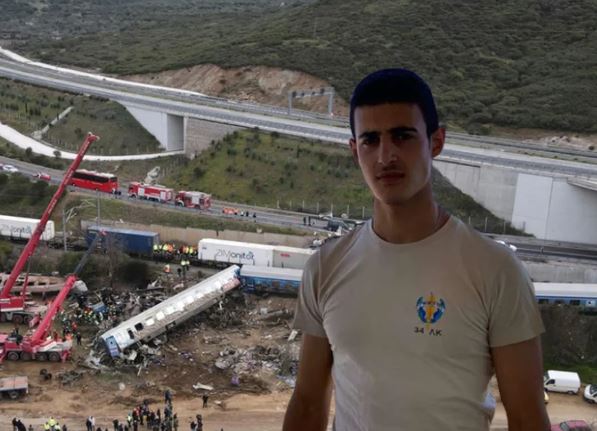 Πτυχιούχος Νομικής ο 23χρονος Κυπριανός, θύμα του δυστυχήματος στα Τέμπη