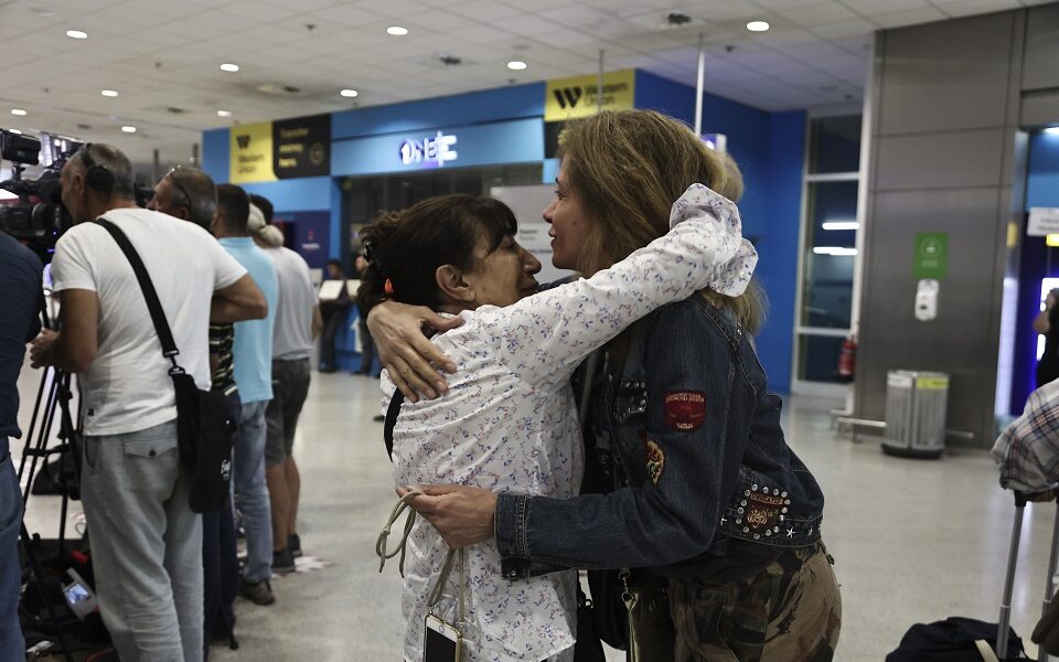 More visiting Greeks being flown home from Israel, flight chartered for residents