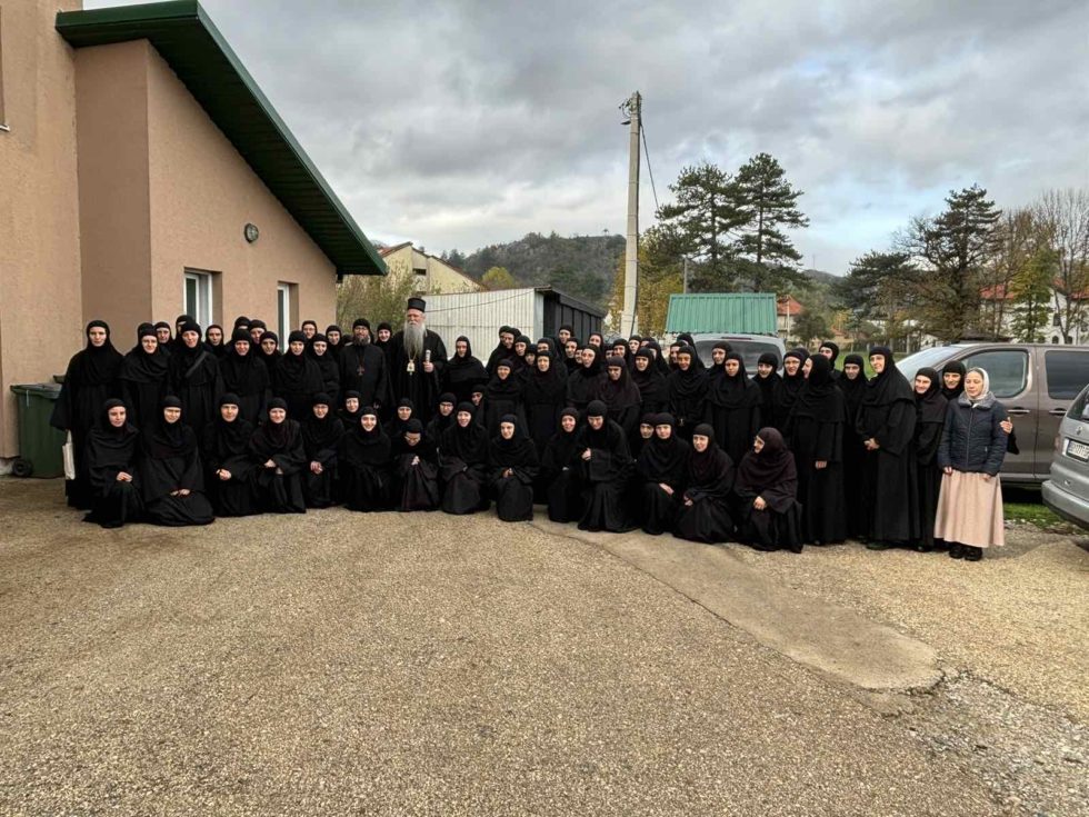 Монахиње румунског манастира Нере посјетиле Цетињски манастир