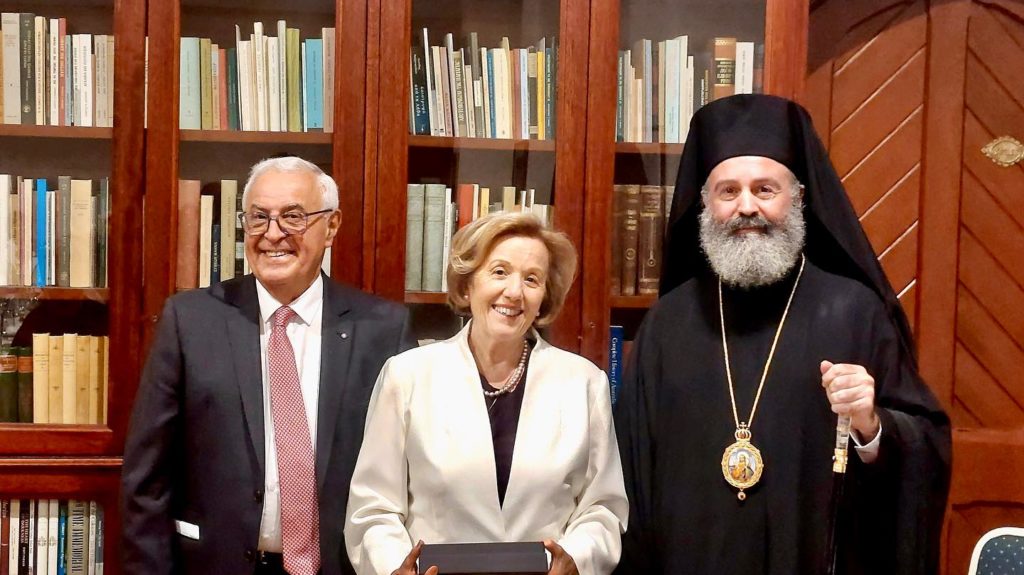 Archbishop Makarios of Australia awarded volunteers of the Greek Welfare Centre