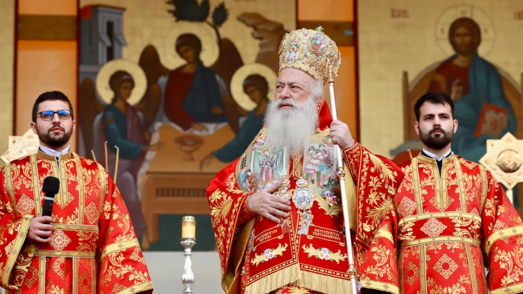 Holiness does not come and go away as worldly things do, Metropolitan of Veria says at Bucharest Patriarchal Cathedral