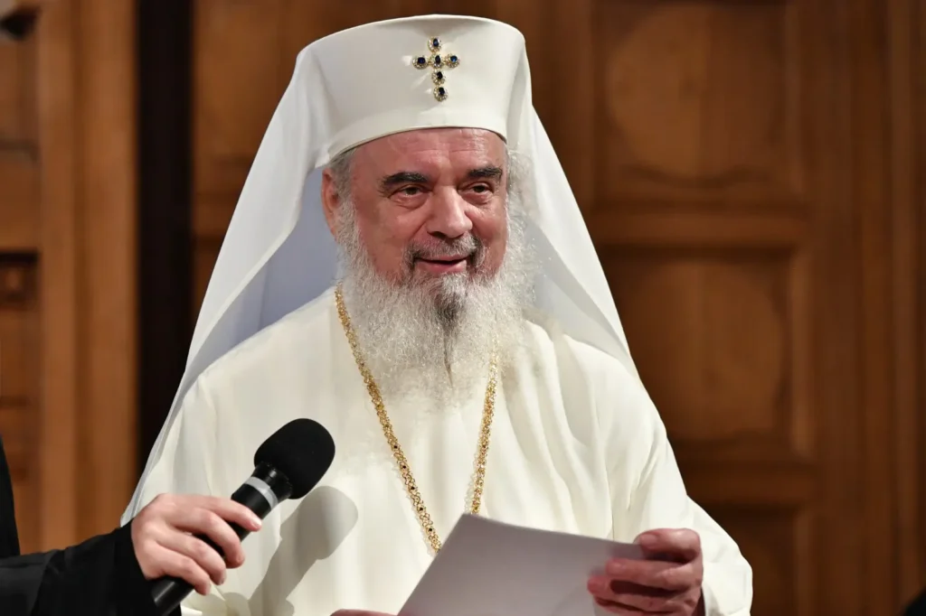 Patriarch Daniel urges support for young people’s aspirations in 2023 Romanian Youth Gala message